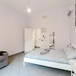 Downtown Oda ve Kahvaltı 3*