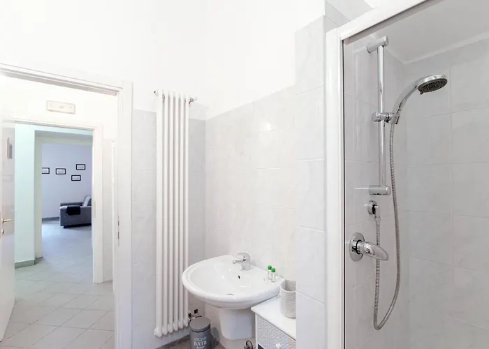 Downtown לינה וארוחת בוקר קומו