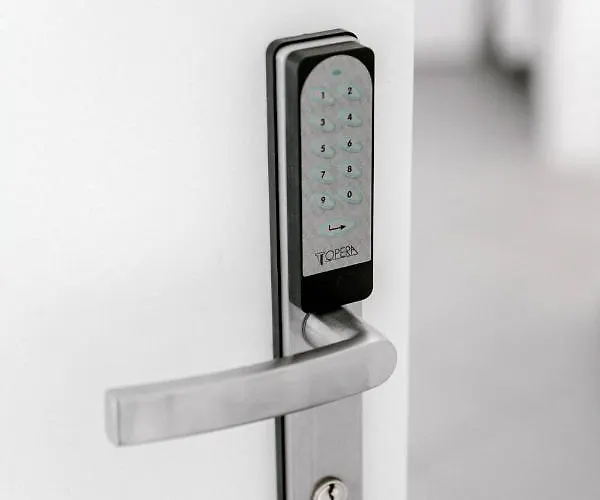 לינה וארוחת בוקר Downtown 3*