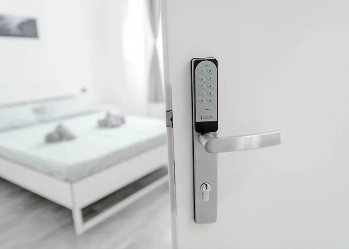 Downtown לינה וארוחת בוקר 3*