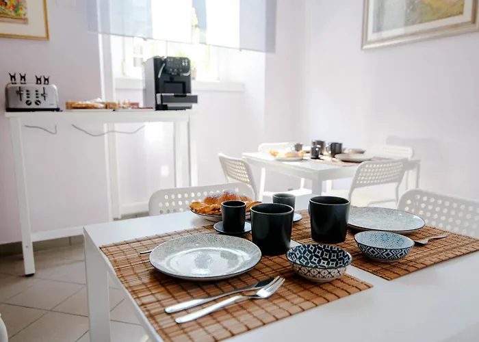 Downtown Oda ve Kahvaltı Como