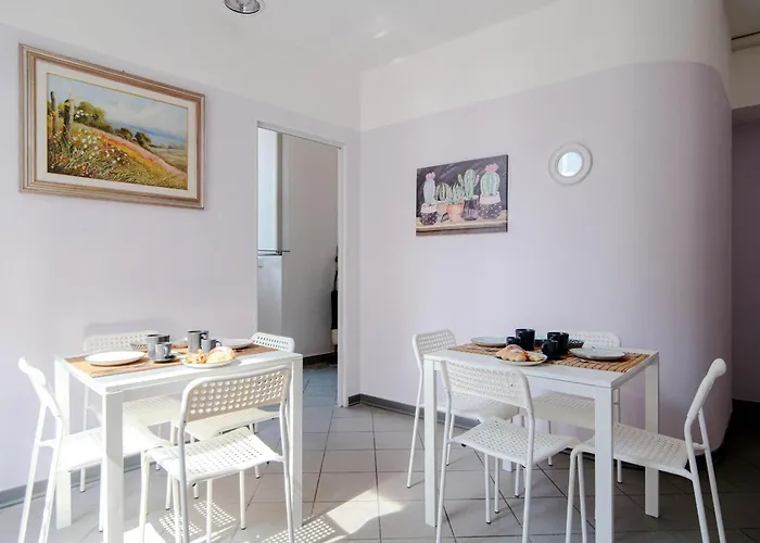 Downtown Couette-café 3*